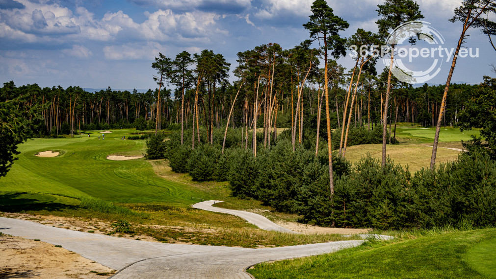 Lukratívny pozemok 834m2 Penati Golf Resort.