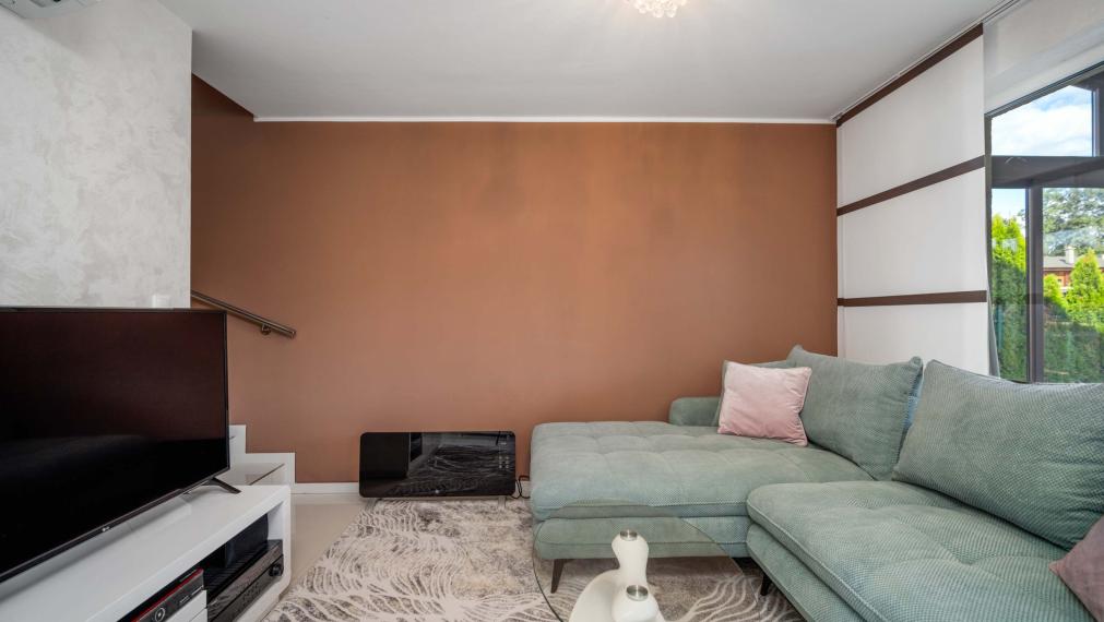 Zrekonštruovaná vilka pri jazere s dokonalým výhľadom a vlastným mólom