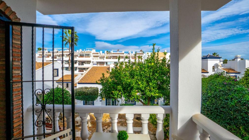 Okouzlující vila se 3 ložnicemi a bazénem ve Villamartinu