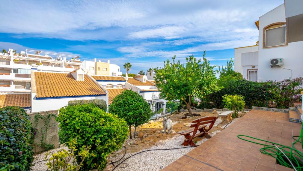 Okouzlující vila se 3 ložnicemi a bazénem ve Villamartinu