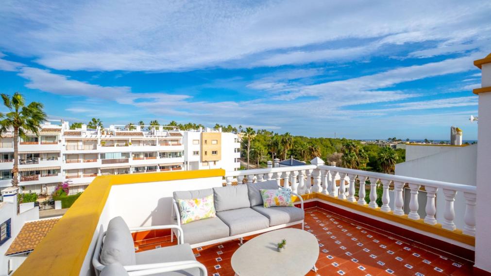 Okouzlující vila se 3 ložnicemi a bazénem ve Villamartinu