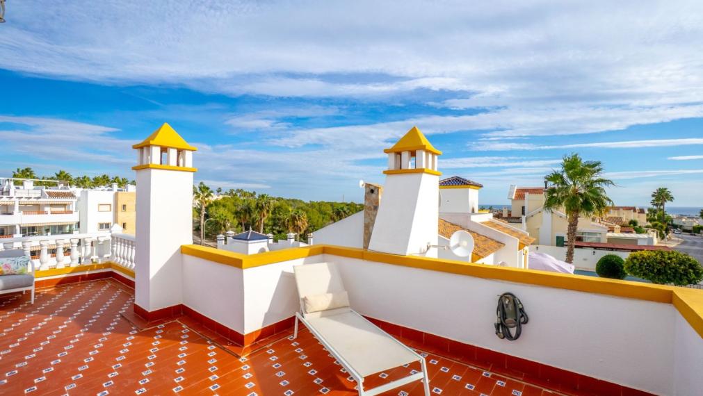 Okouzlující vila se 3 ložnicemi a bazénem ve Villamartinu