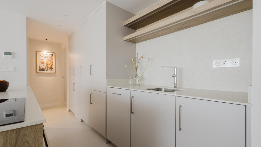 Prodej luxusního apartmánu 3+1 v první linii u moře – Torrevieja, Španělsko