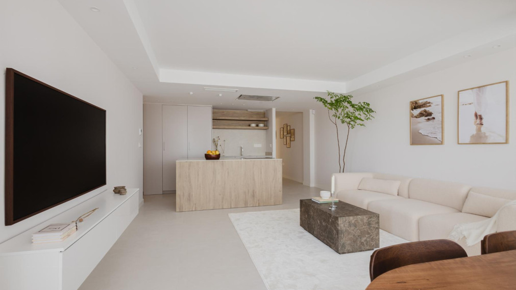 Prodej luxusního apartmánu 3+1 v první linii u moře – Torrevieja, Španělsko