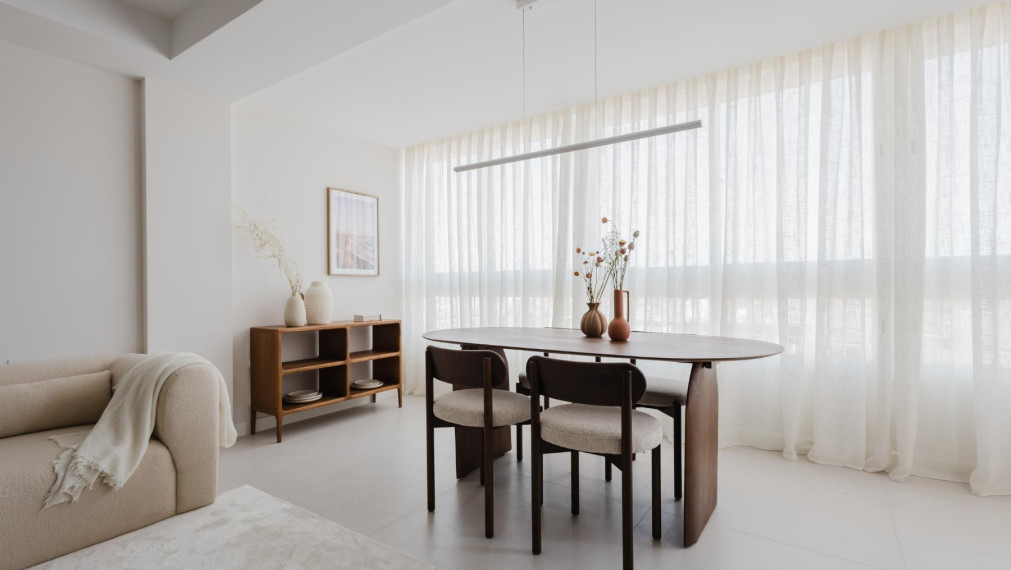 Prodej luxusního apartmánu 3+1 v první linii u moře – Torrevieja, Španělsko