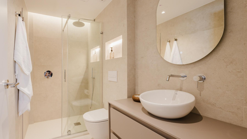 Prodej luxusního apartmánu 3+1 v první linii u moře – Torrevieja, Španělsko