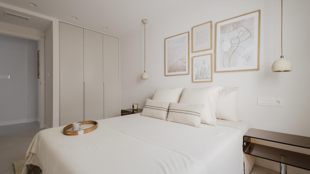 Prodej luxusního apartmánu 3+1 v první linii u moře – Torrevieja, Španělsko