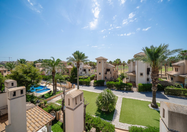 Polodvojdomek 3+kk s bazénem u golfu – Algorfa, Alicante