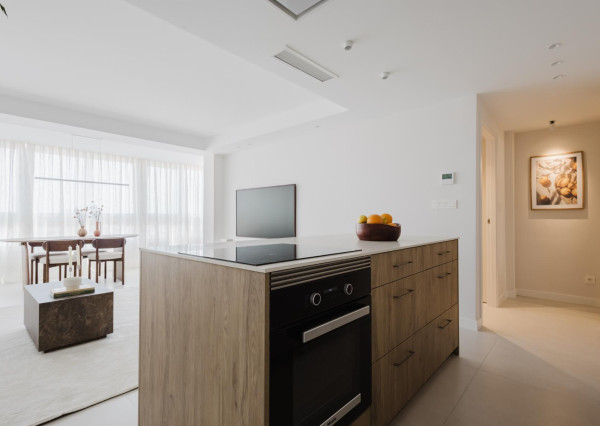 Prodej luxusního apartmánu 3+1 v první linii u moře – Torrevieja, Španělsko