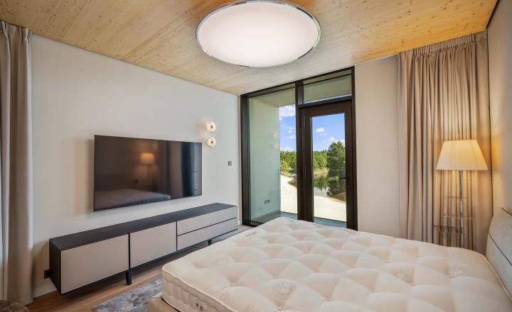 Luxusný apartmán pri jazere - fotografia 1