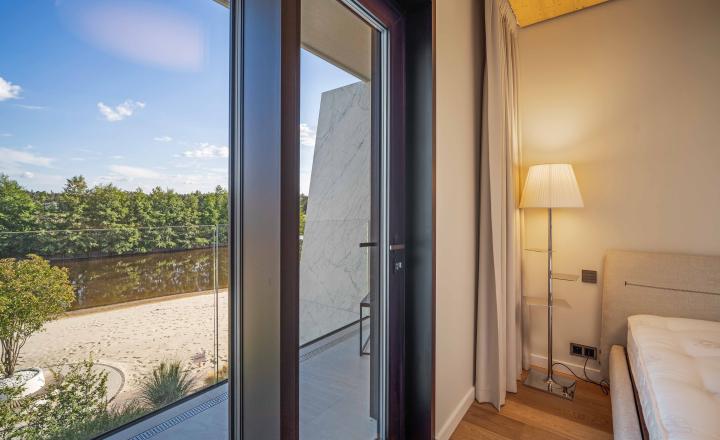 Luxusný apartmán pri jazere - fotografia 6