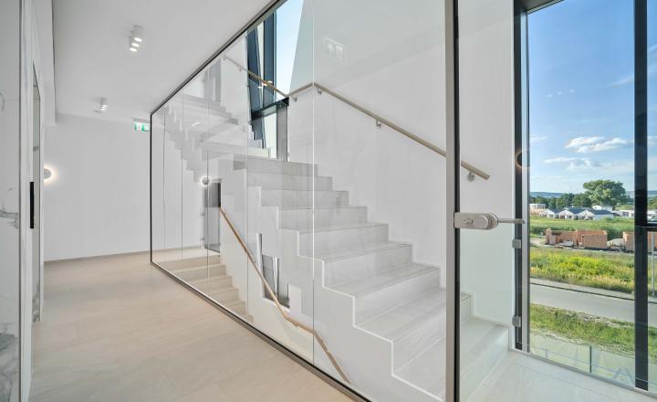 Luxusný apartmán pri jazere - fotografia 9