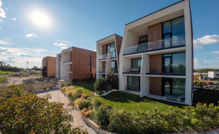 Luxusný apartmán pri jazere - fotografia 10