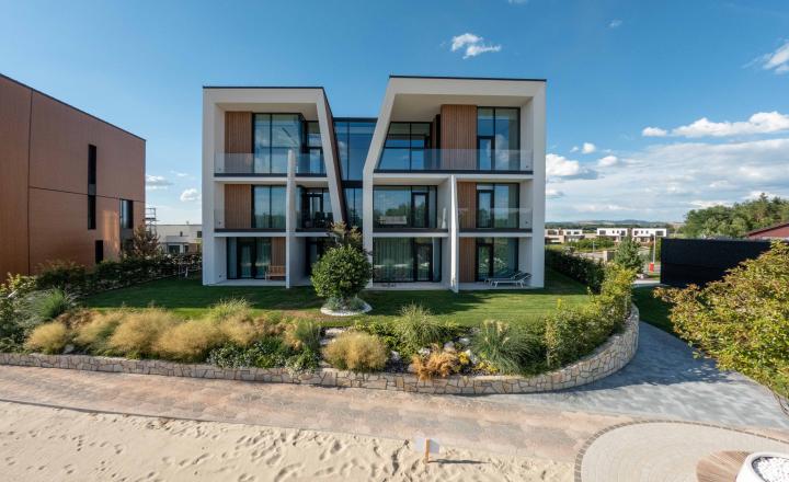 Luxusný apartmán pri jazere - fotografia 11