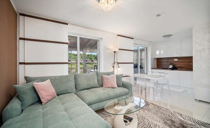 Lakefront Villa for Sale with Stunning Views - fotografia 4