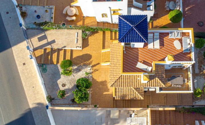 Okouzlující vila se 3 ložnicemi a bazénem ve Villamartinu - fotografia 37