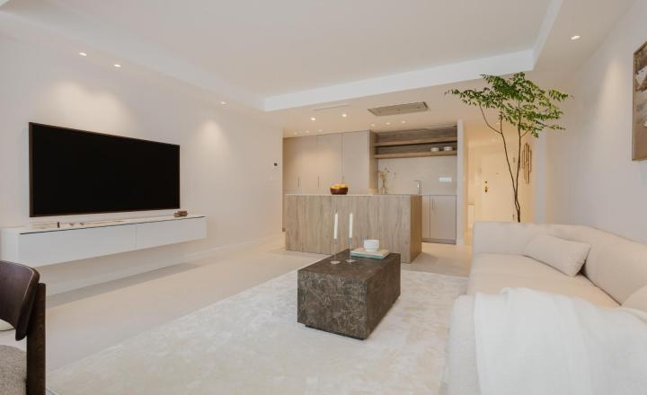 Prodej luxusního apartmánu 3+1 v první linii u moře – Torrevieja, Španělsko - fotografia 1