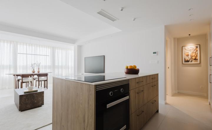 Prodej luxusního apartmánu 3+1 v první linii u moře – Torrevieja, Španělsko - fotografia 2