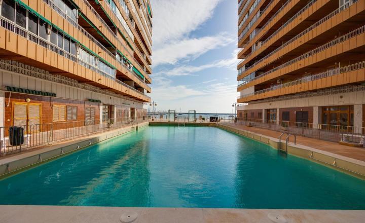 Prodej luxusního apartmánu 3+1 v první linii u moře – Torrevieja, Španělsko - fotografia 8