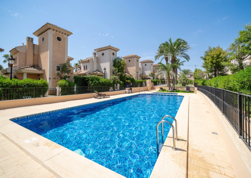 Polodvojdomek 3+kk s bazénem u golfu – Algorfa, Alicante - fotografia 1